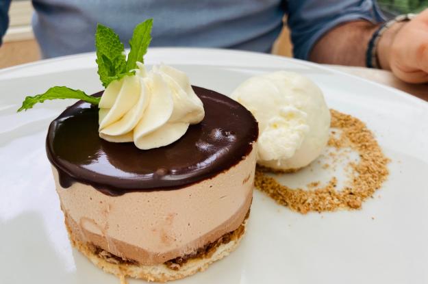 Entremet aux deux chocolats