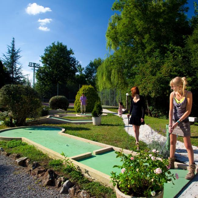 Mini golf et tennis